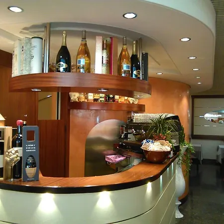 Mirage Отель 3*