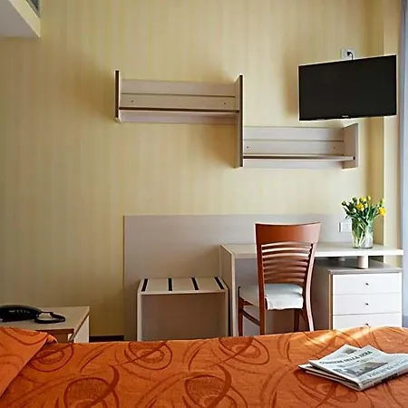 Hotel Mirage 3*